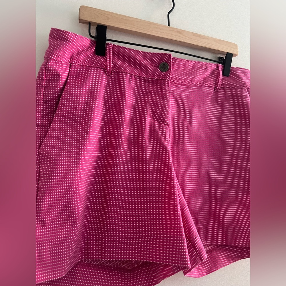Isaac Mizrahi Vibrant Pink Women's Shorts Size 12 - Picture 2 of 6